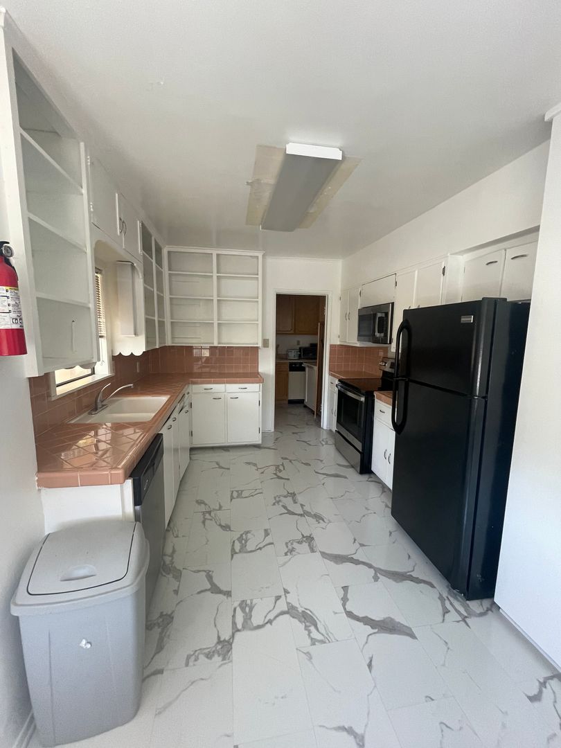 6283 Noels Knolls Road, Twentynine Palms, CA 922774036