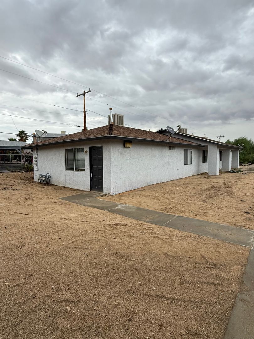 29 Palms Apartment: 73838 Southslope Dr