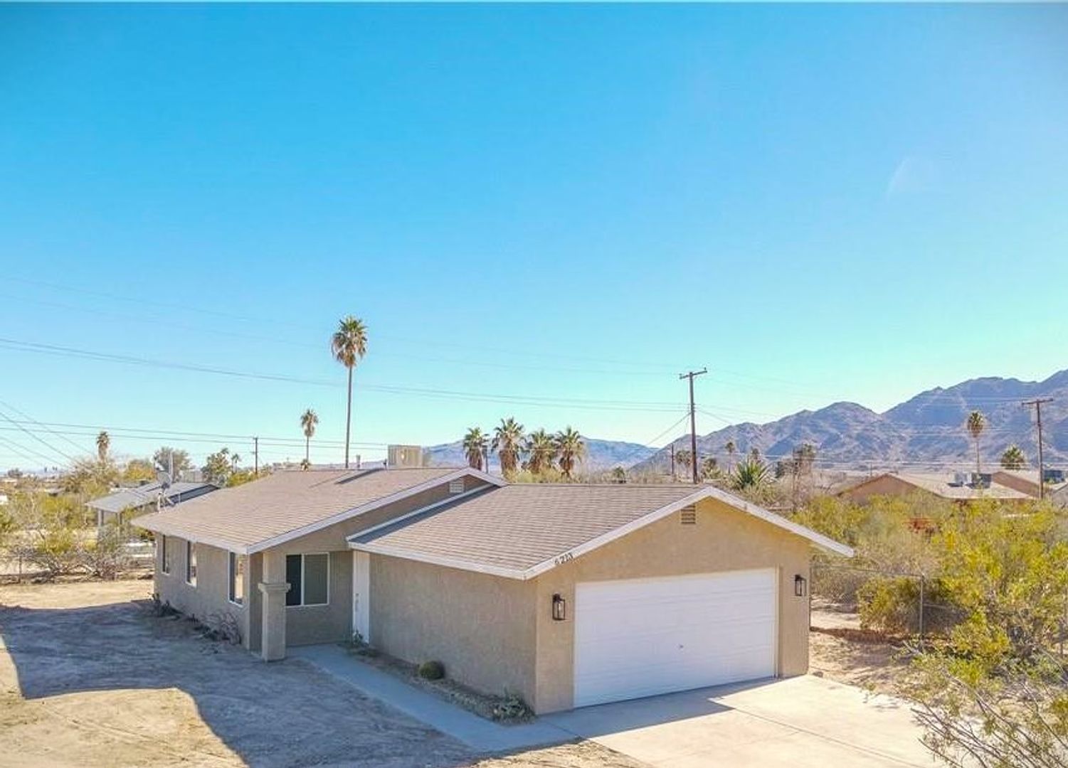 29 Palms House: 6213 Baileya Ave