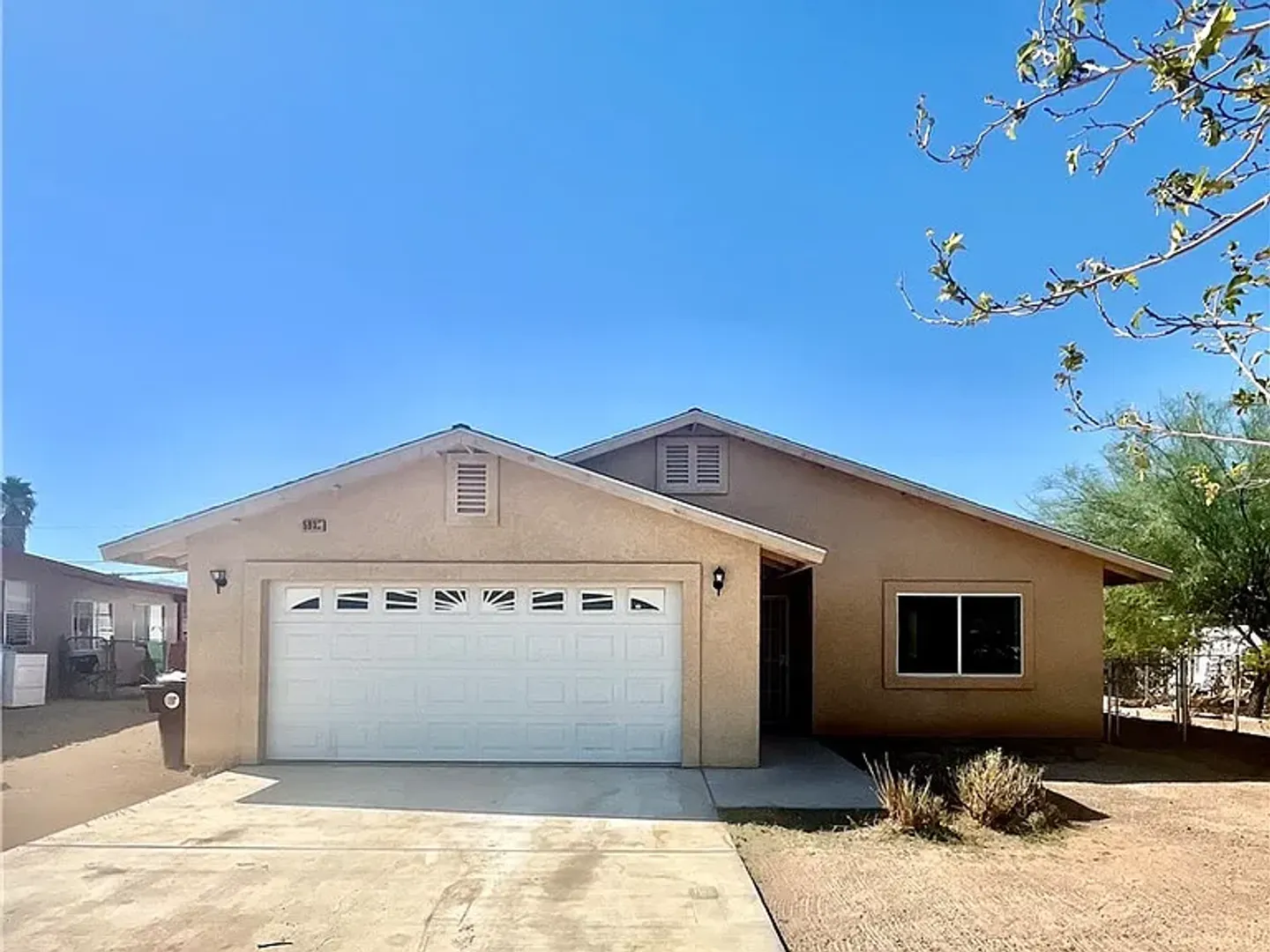 Twentynine Palms House: 5932 La Buena Tierra