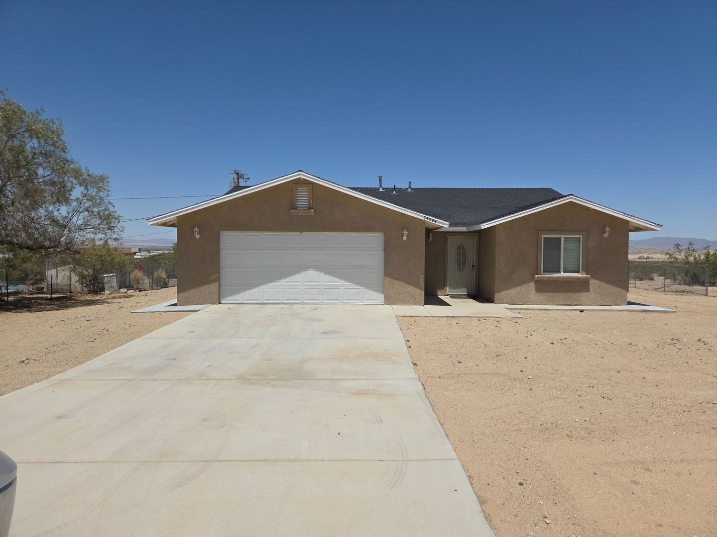 Twentynine Palms House: 74994 Serrano