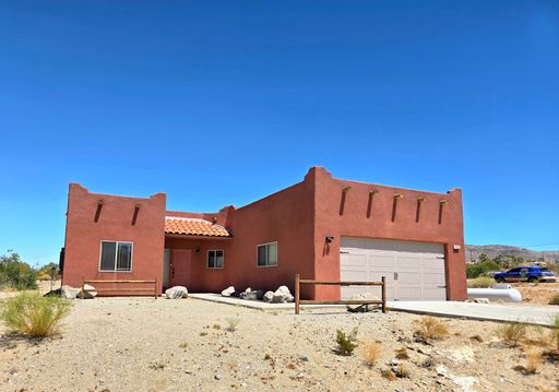 Adorable Adobe Near National Park Entrance with Solar **MOVE IN SPECIAL*** – photo 1
