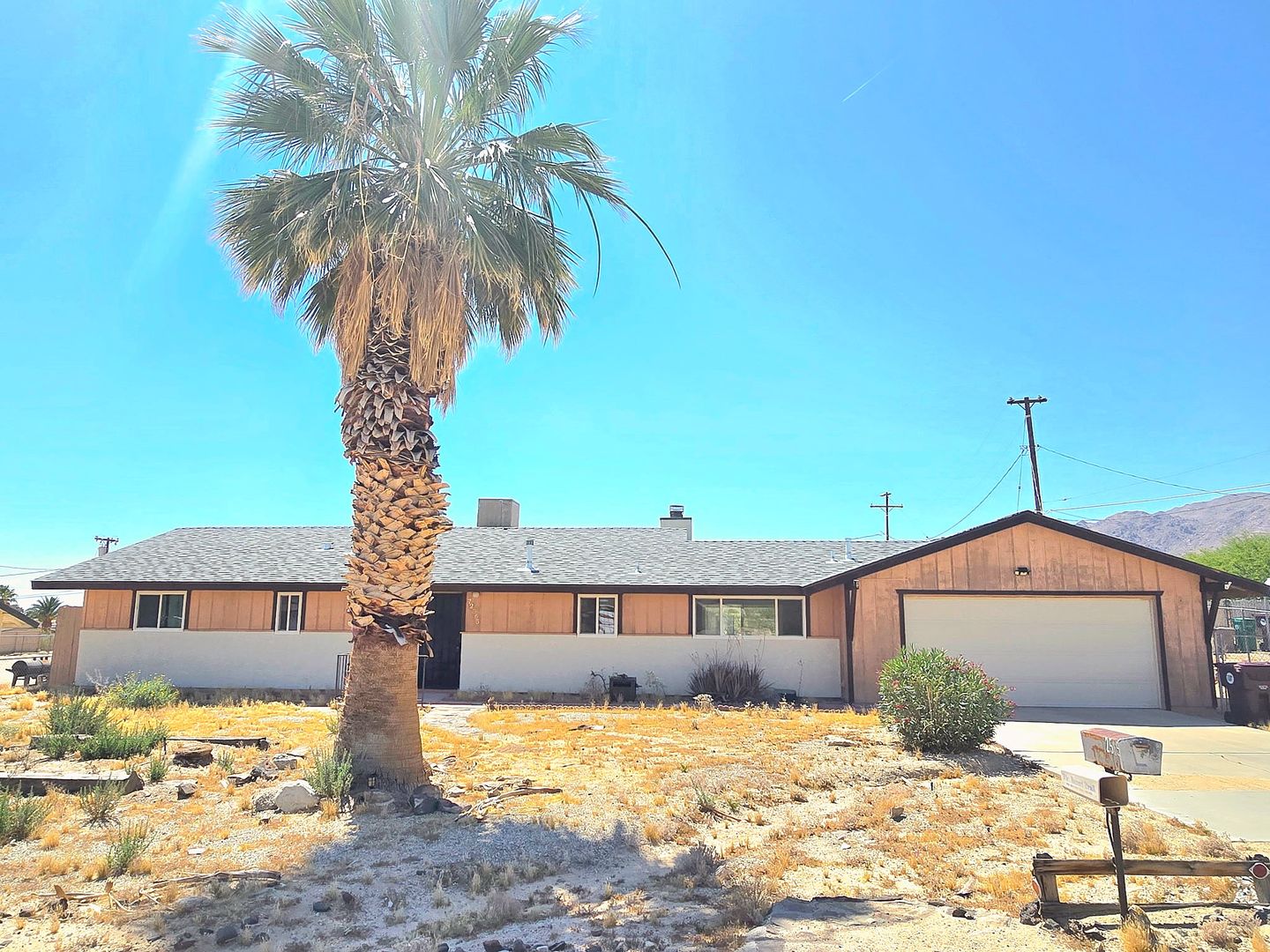 Twentynine Palms House: 72565 Granite Ave