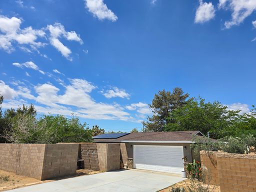 Stunning 3 Bedroom 2 Bathroom Home in Yucca Valley – photo 1