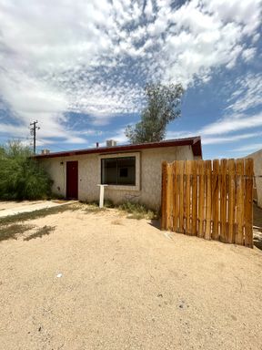 Newly Renovated 2 Bedroom 1 Bathroom Unit – photo 1