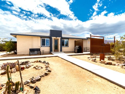 Escape to Your Own Desert Oasis! – photo 1