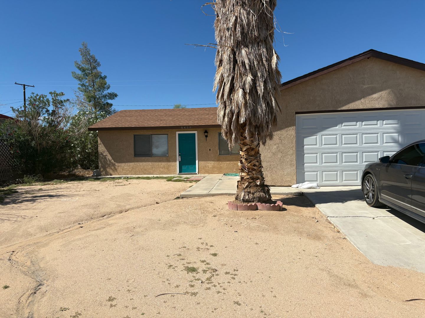 Twentynine Palms House: 5430 Cahuilla Ave