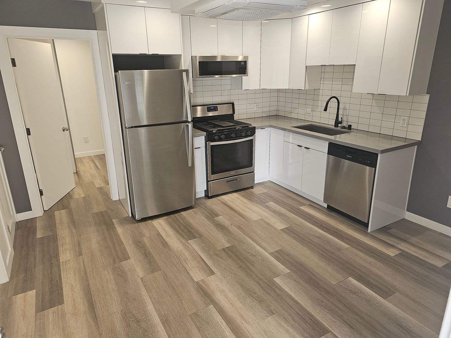 Los Angeles Apartment: 1000 W Kensington Road