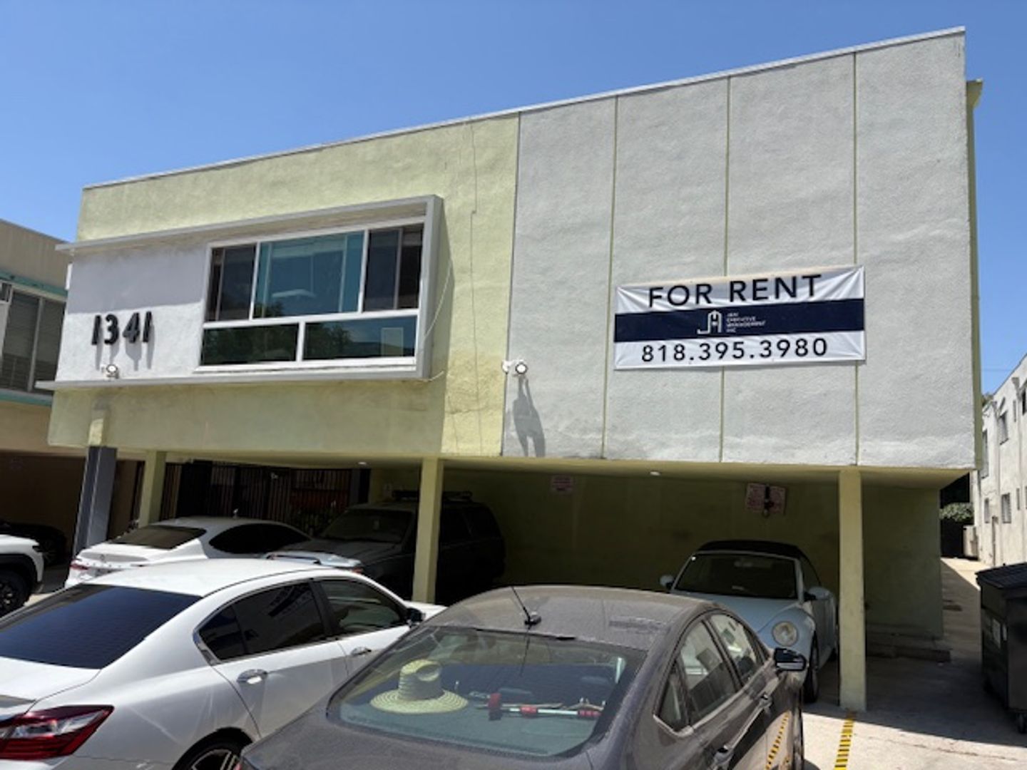 Los Angeles Apartment: 1341 N. Poinsettia PL