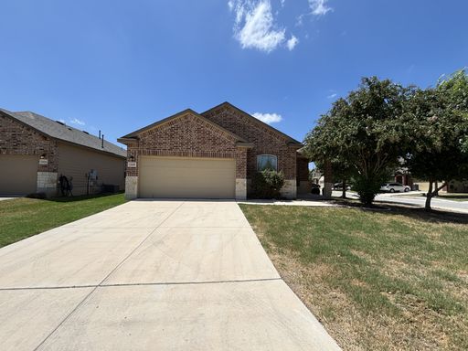 4 bedrooms and 2 baths in Remuda Ranch – photo 1