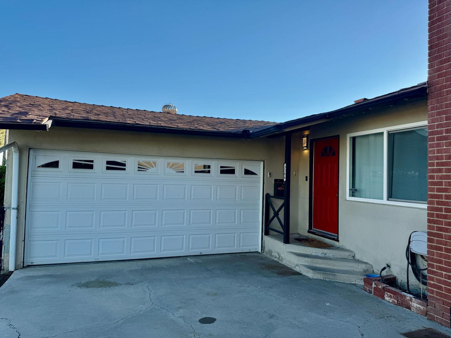 Bakersfield House: 3204 Hollins St