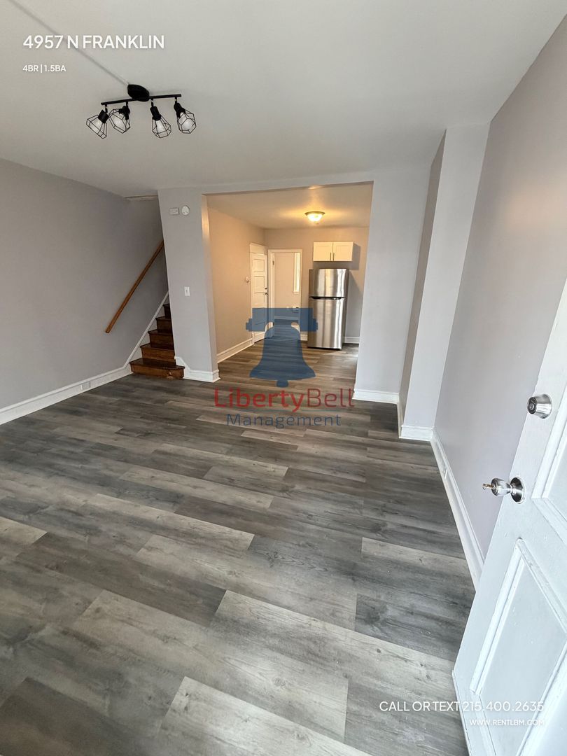 Philadelphia House: 4957 N Franklin