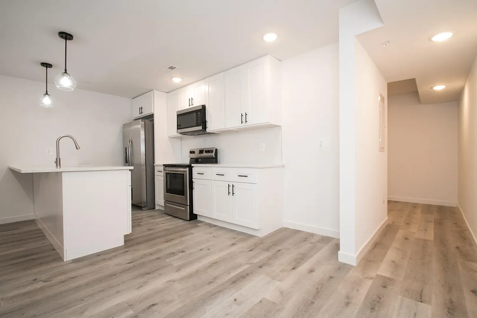 PHILADELPHIA Apartment: 12 N 57TH ST