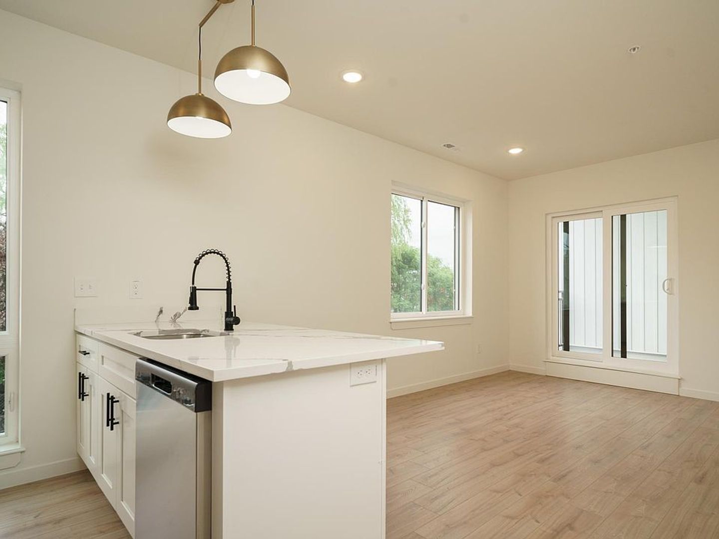 PHILADELPHIA Apartment: 2733 N FRONT ST