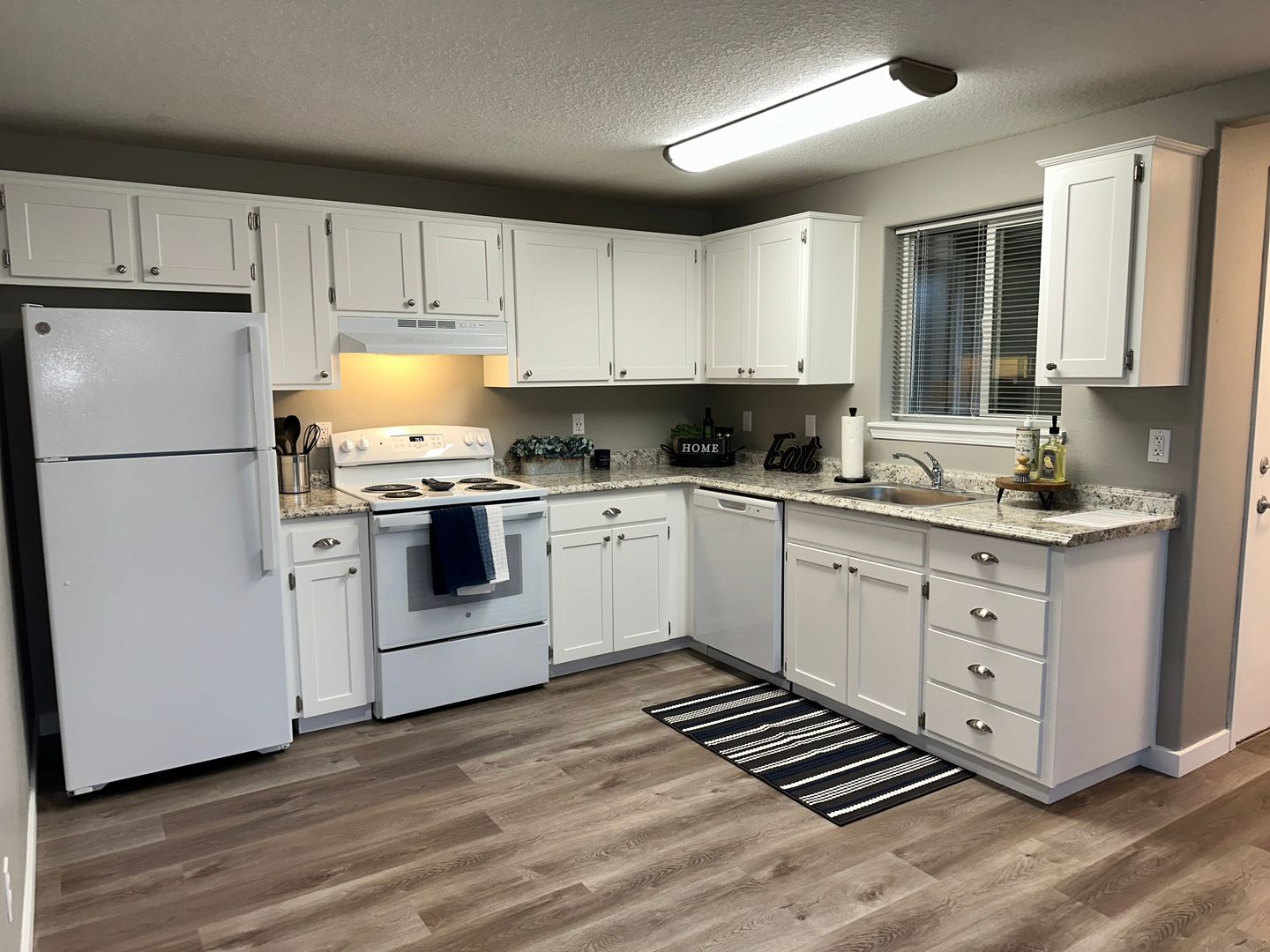 Portland Apartment: 8824 SE Flavel Street