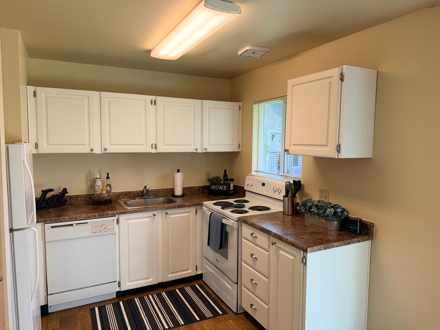 Portland Apartment: 8860 SE Flavel Street