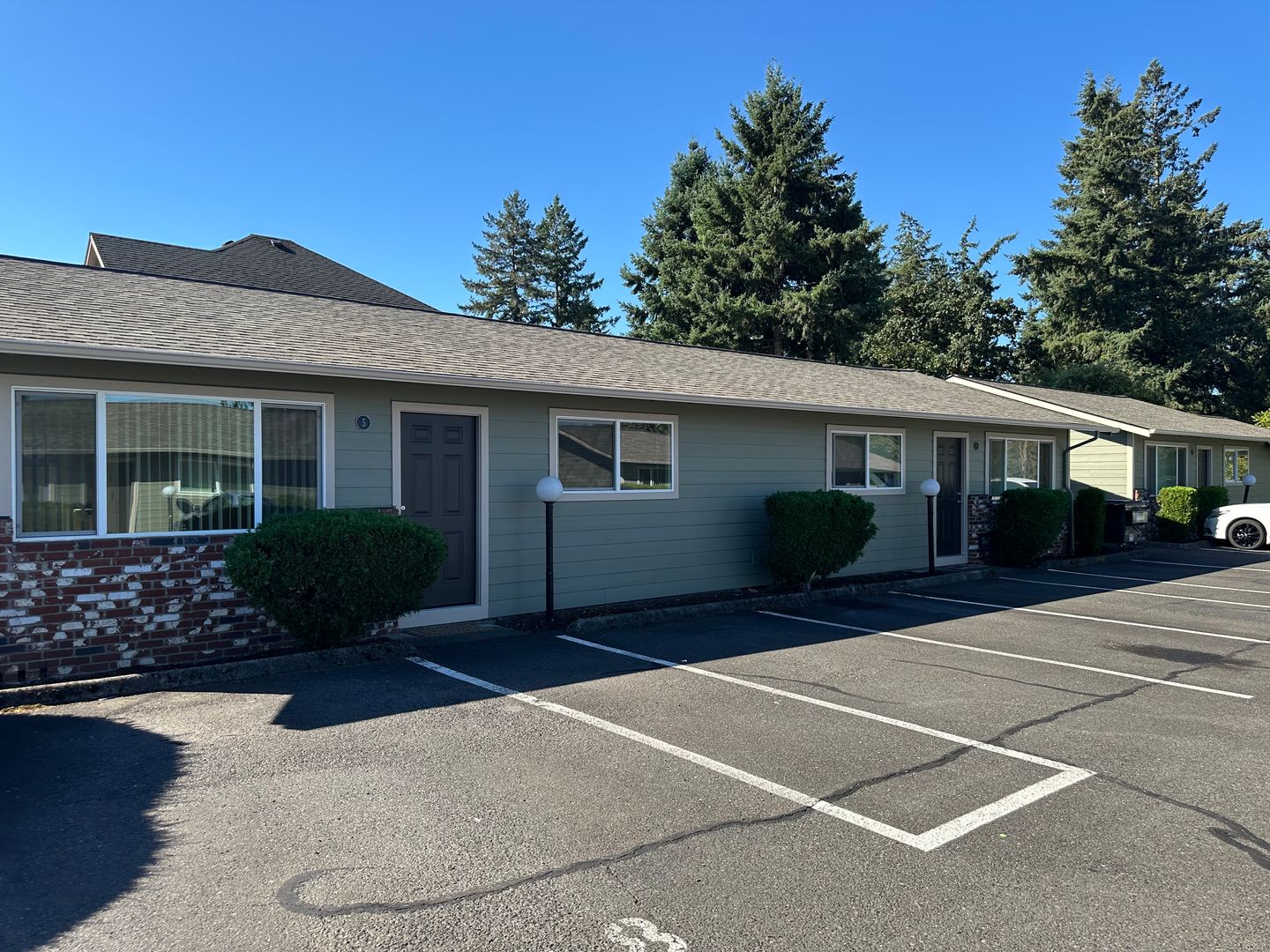 Milwaukie Apartment: 9511 SE 73rd Avenue