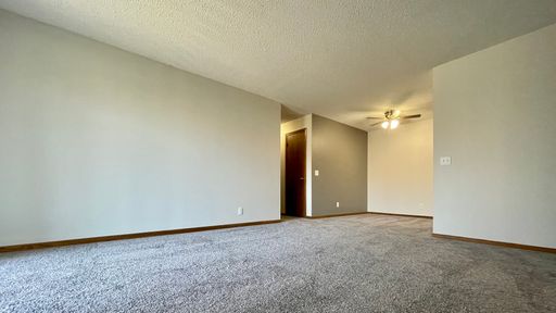 One Bedroom - 2nd Floor with balcony – photo 1