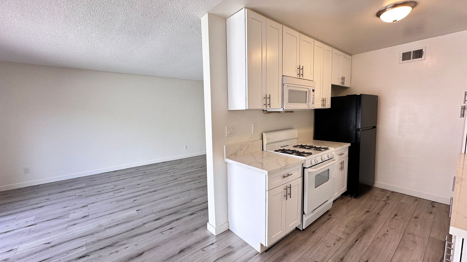 Anaheim Apartment: 1193 & 1197 Belhaven St