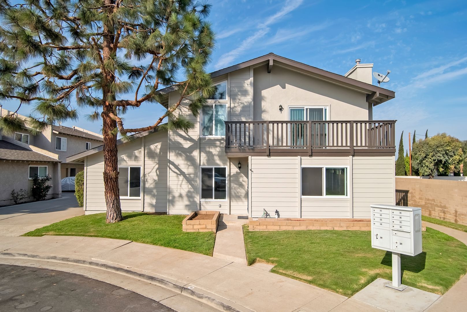 Huntington Beach Apartment: 4931 Charlene Circle