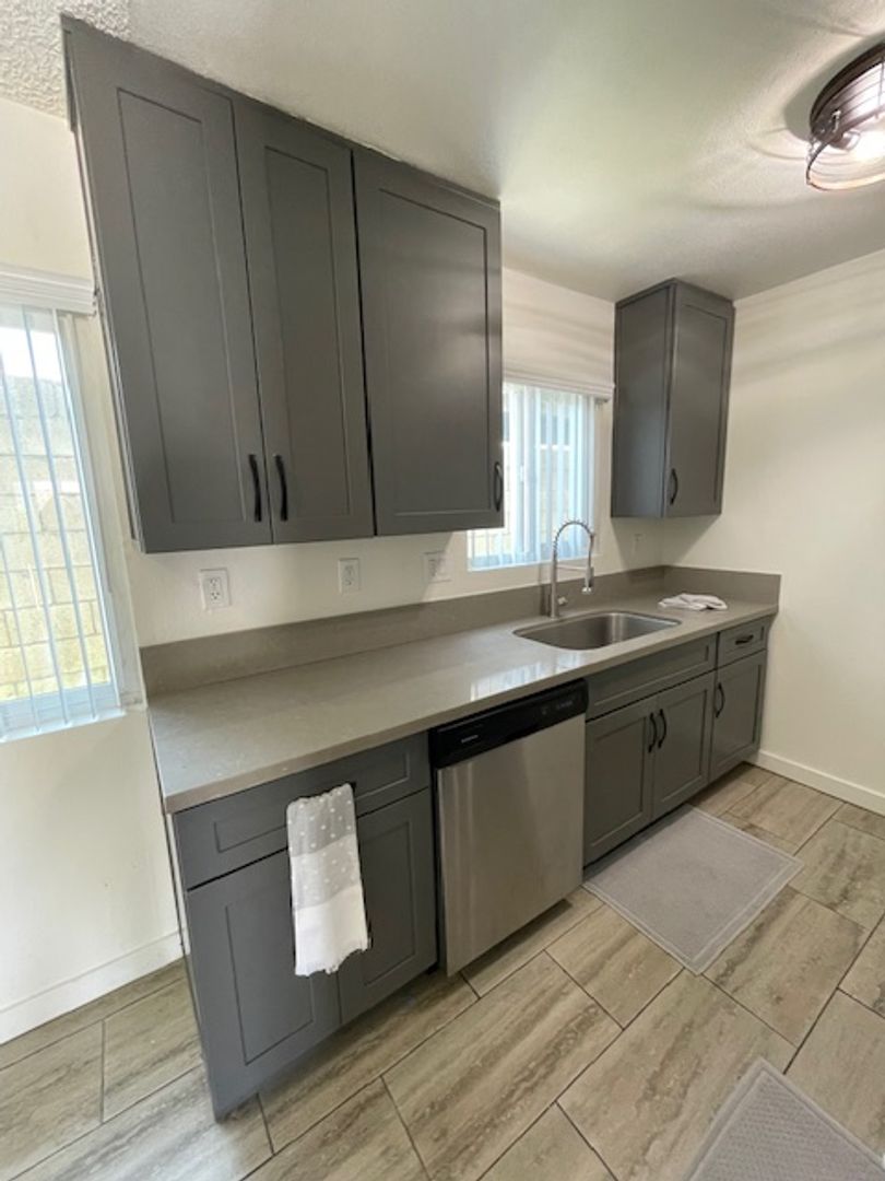 Bellflower Apartment: 9328-9334 Palm Street
