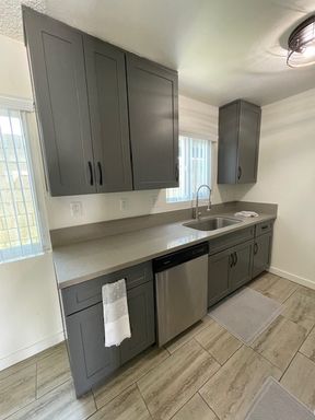 Newly Renovated 1 Bedroom in Bellflower with Move in Special