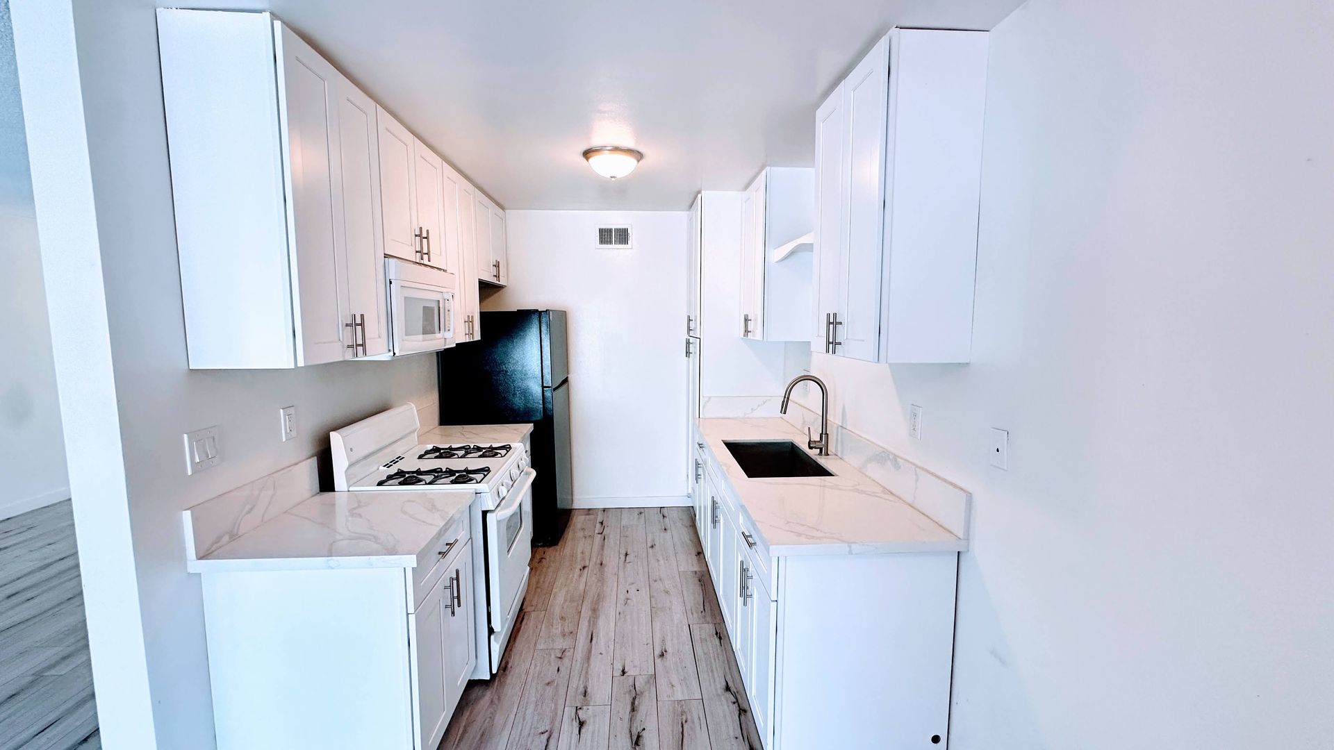 Anaheim Apartment: 1193 & 1197 Belhaven St