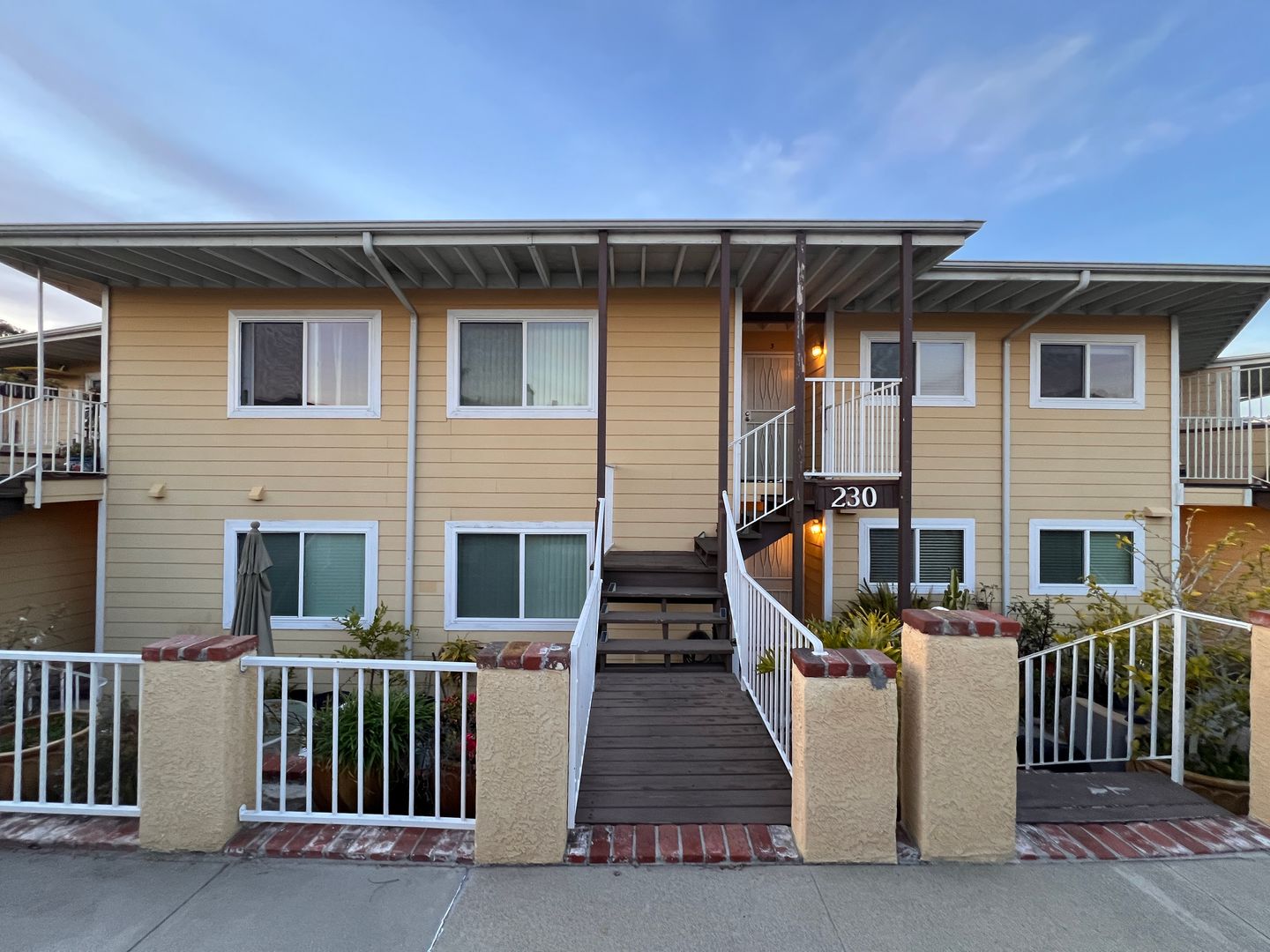 San Clemente Apartment: 230 Avenida Montalvo