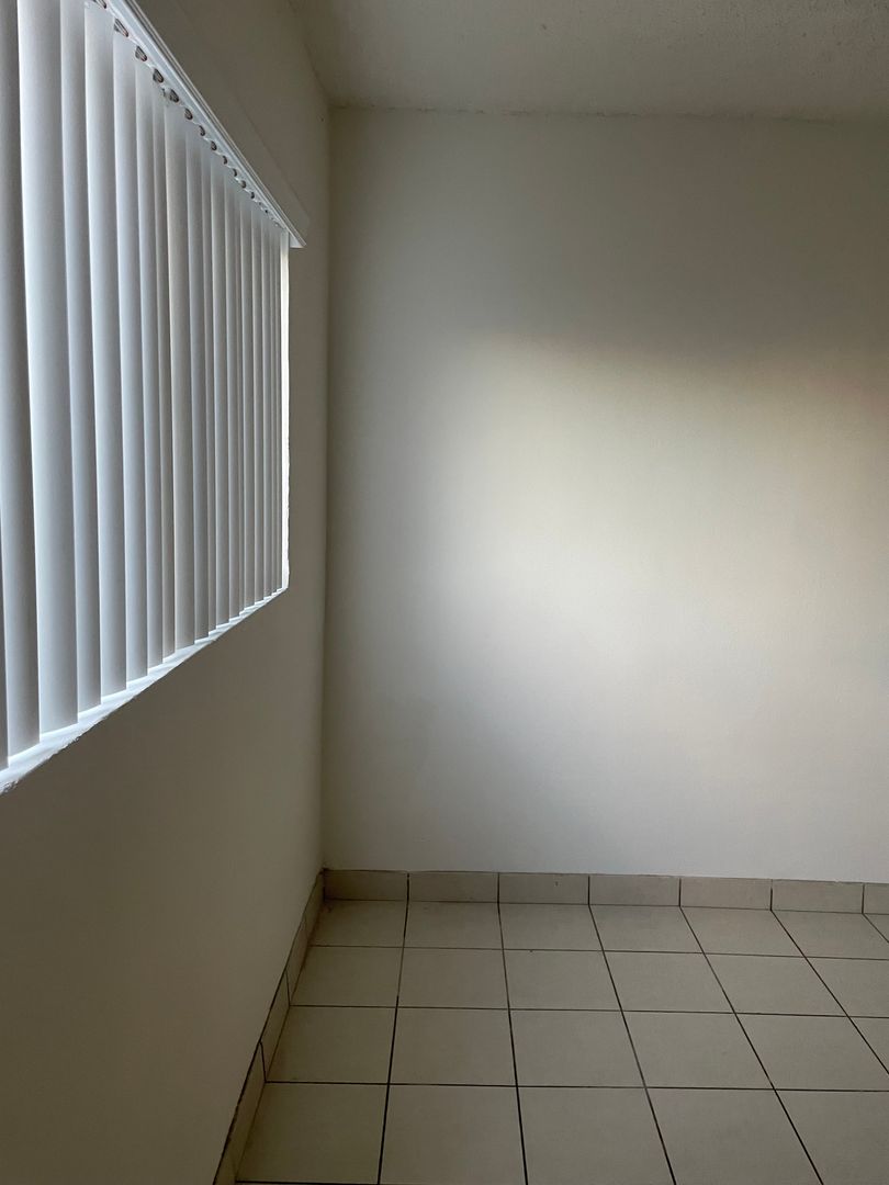 Beautiful 1 Bedroom Apartment In Anaheim-Downstairs unit 7 of 12