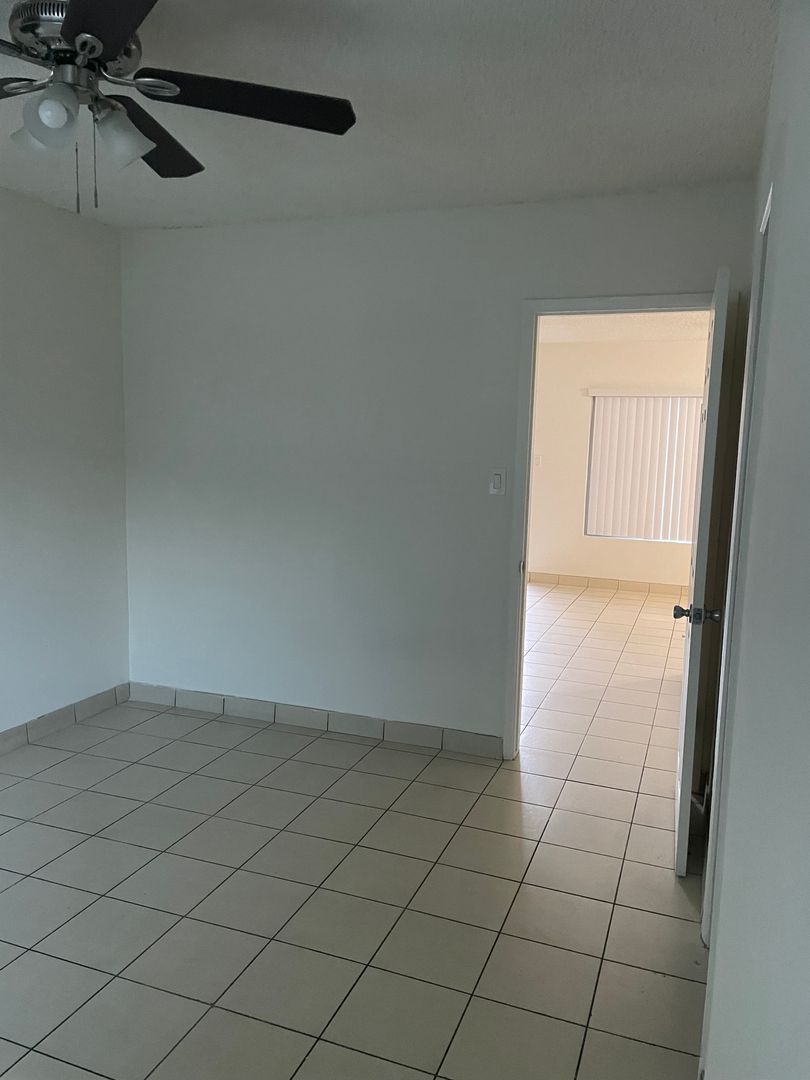 Beautiful 1 Bedroom Apartment In Anaheim-Downstairs unit 6 of 12