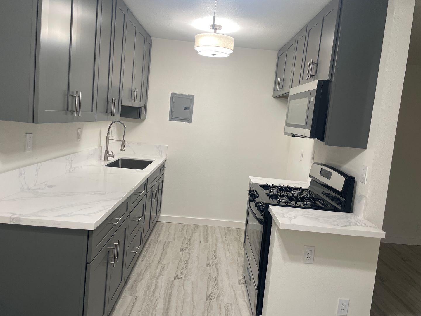 Anaheim Apartment: 549 & 555 S. East St.