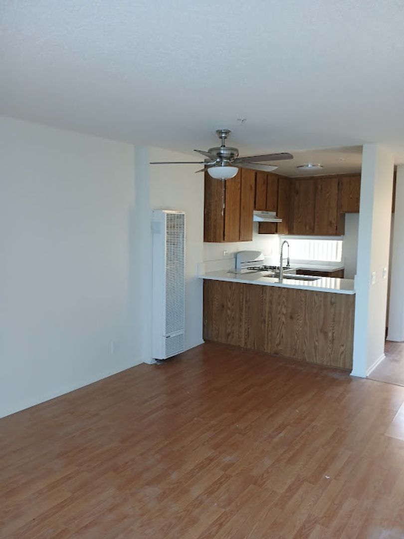 Santa Ana Apartment: 1601 W. Civic Center Drive