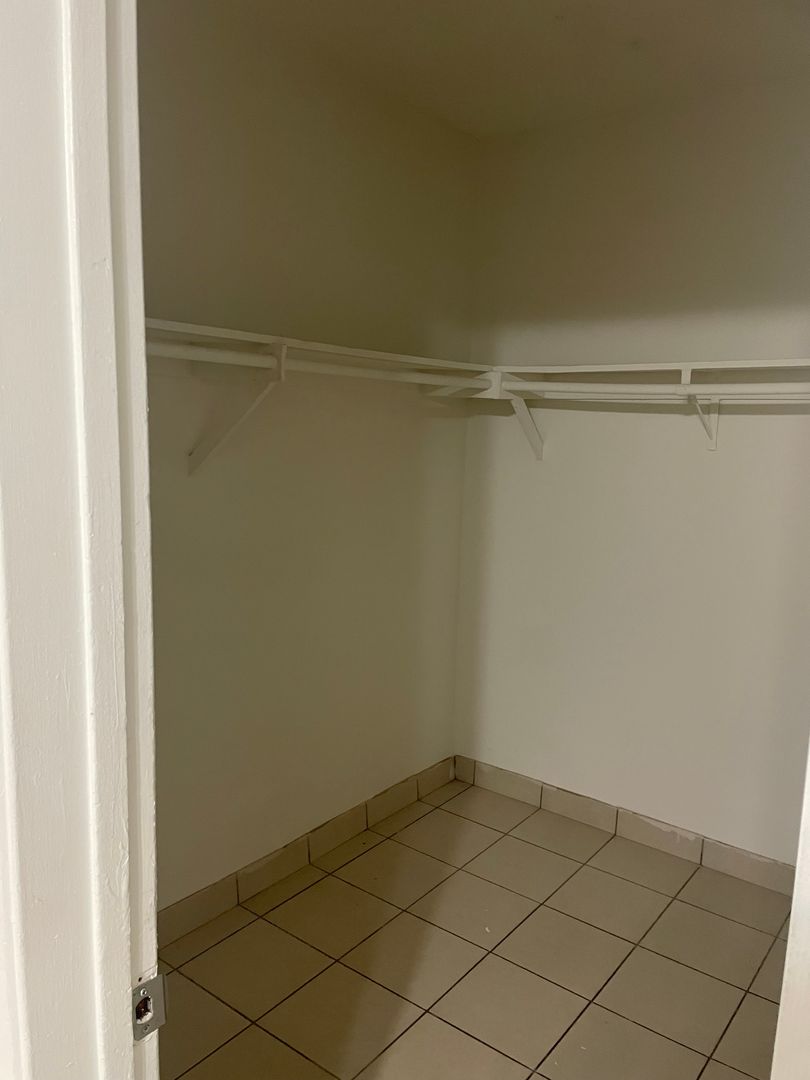 Beautiful 1 Bedroom Apartment In Anaheim-Downstairs unit 9 of 12