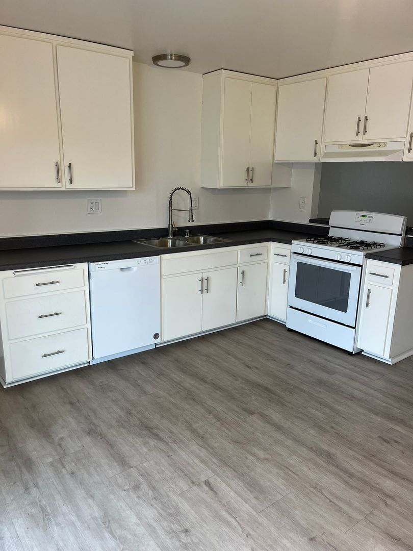 Huntington Beach Apartment: 205 15th Street