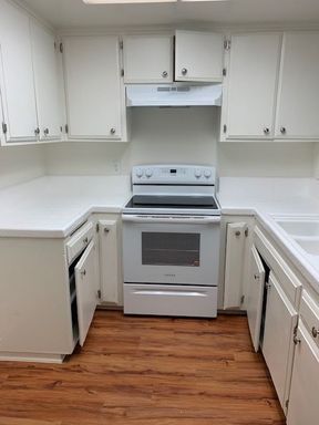 Remodeled Studio in Santa Ana – photo 1