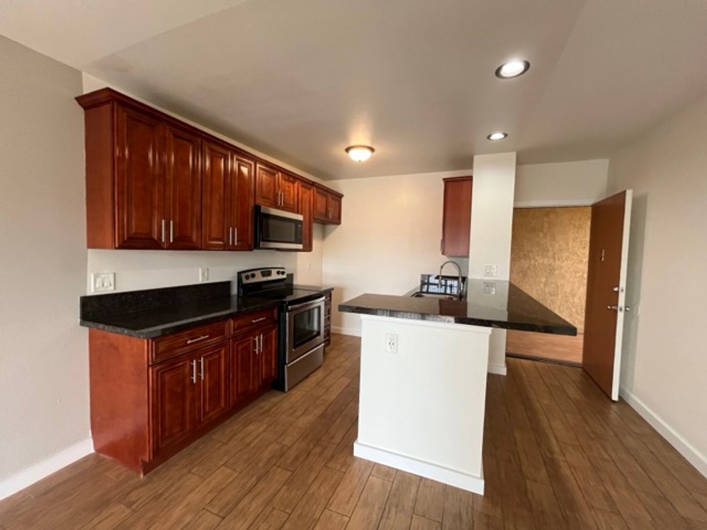 Orange Apartment: 1544 E Quincy Ave #A-21