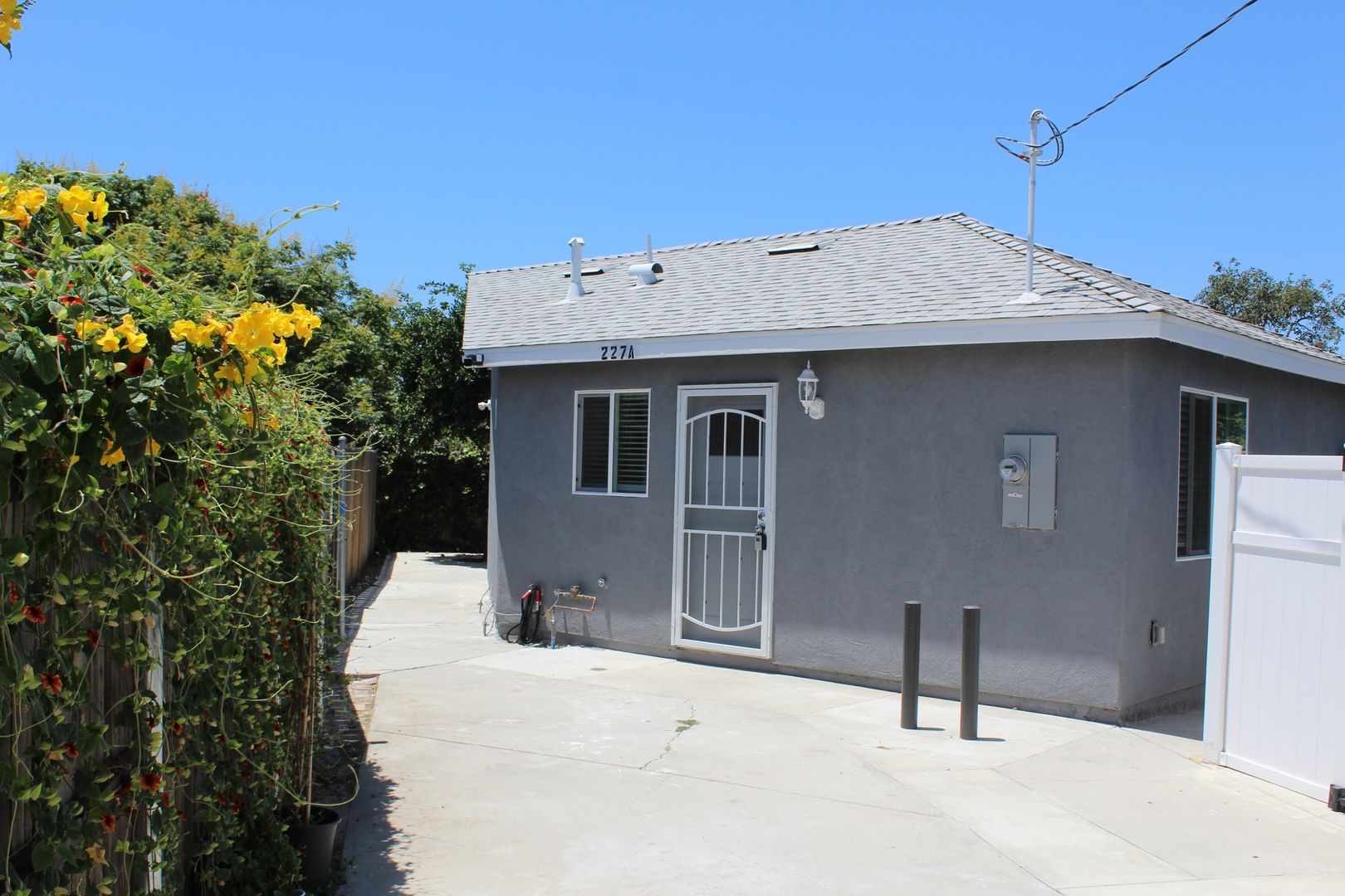 Fullerton House: 227 Waldo Ave. Unit A