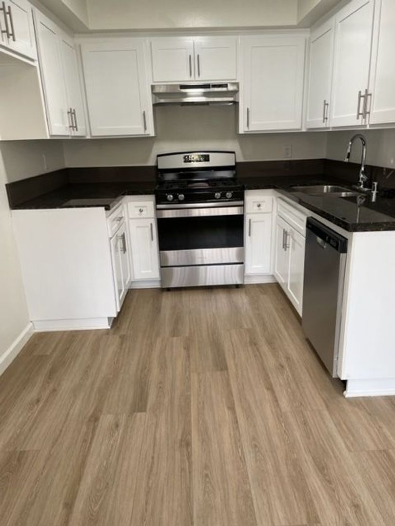 Whittier Apartment: 7714 Newlin Ave. #15