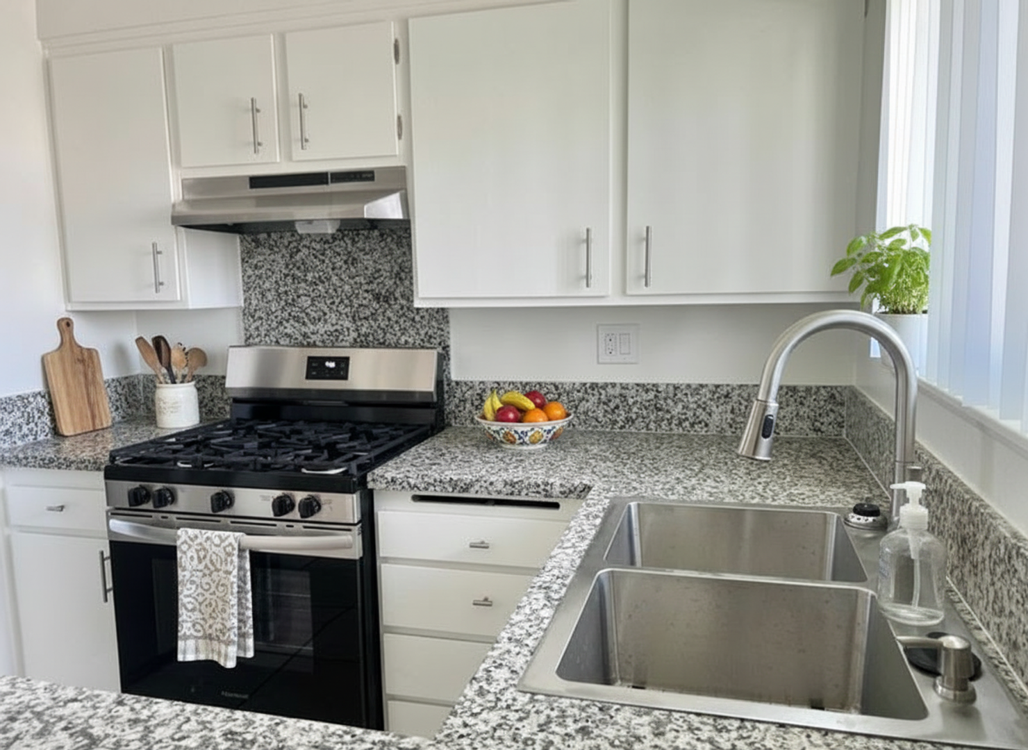 Buena Park Apartment: 7051 9th St.