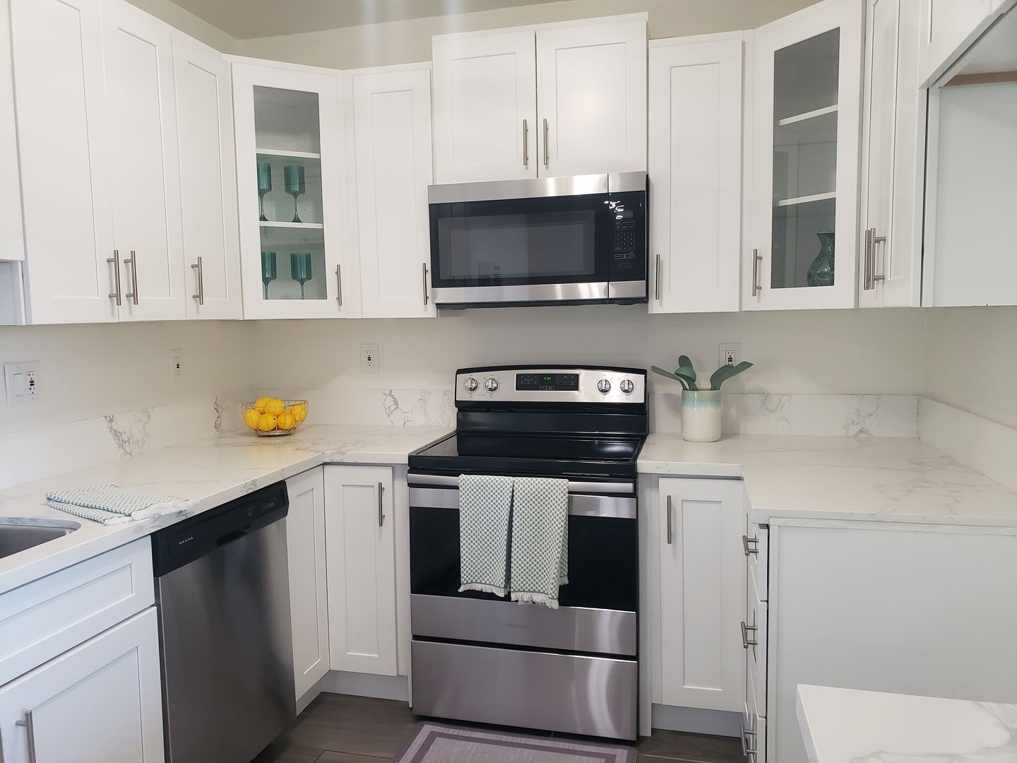 Orange Apartment: 1541 E. Quincy Ave. #C-04