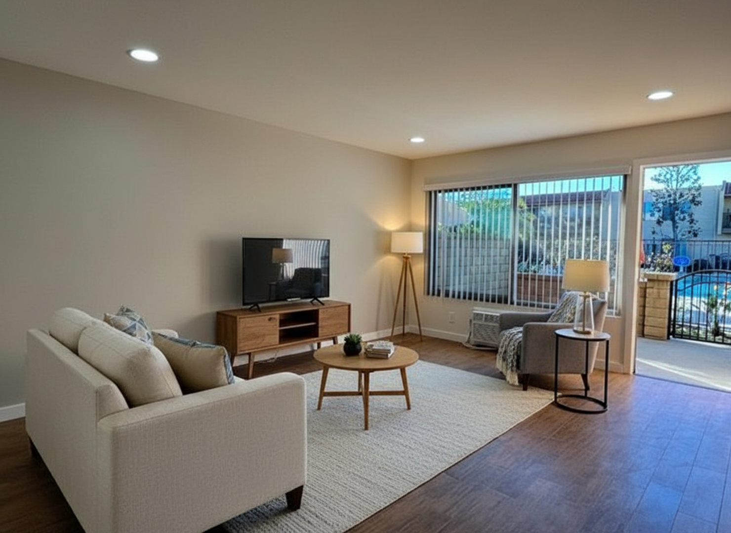 Orange Apartment: 1541 E. Quincy Ave. C-06