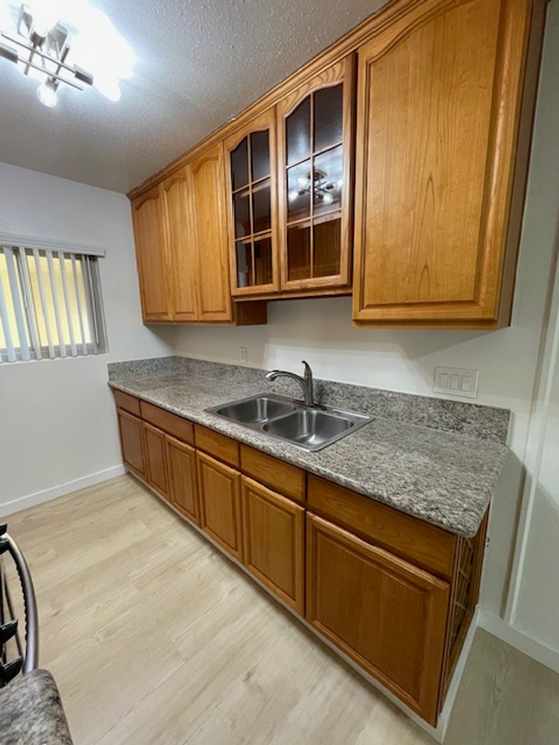 Lakewood Apartment: 4119 Levelside Ave.