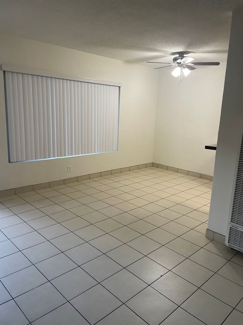 Beautiful 1 Bedroom Apartment In Anaheim-Downstairs unit 5 of 12