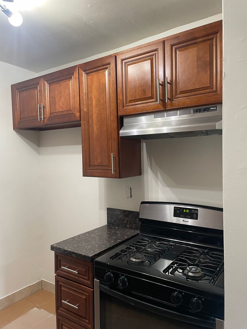 Anaheim Apartment: 549 & 555 S. East St.