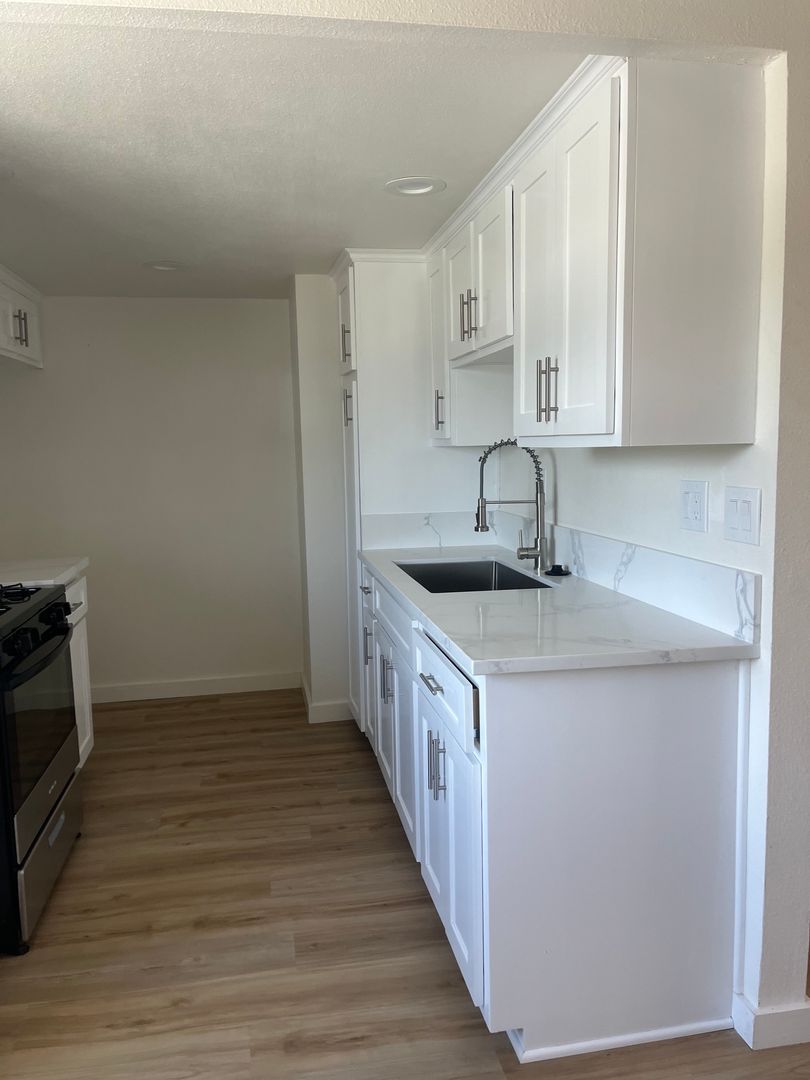 Stanton Apartment: 7920-7930 2nd St.