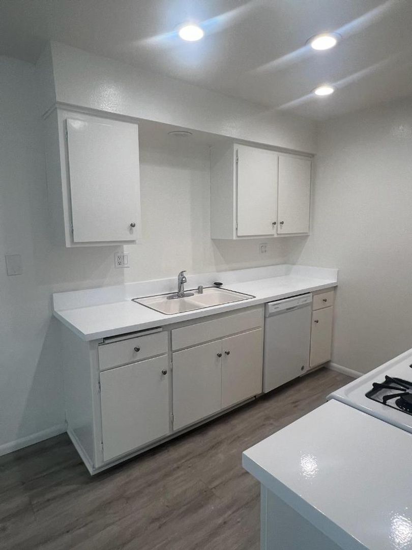 Huntington Beach Apartment: 425 16th Street