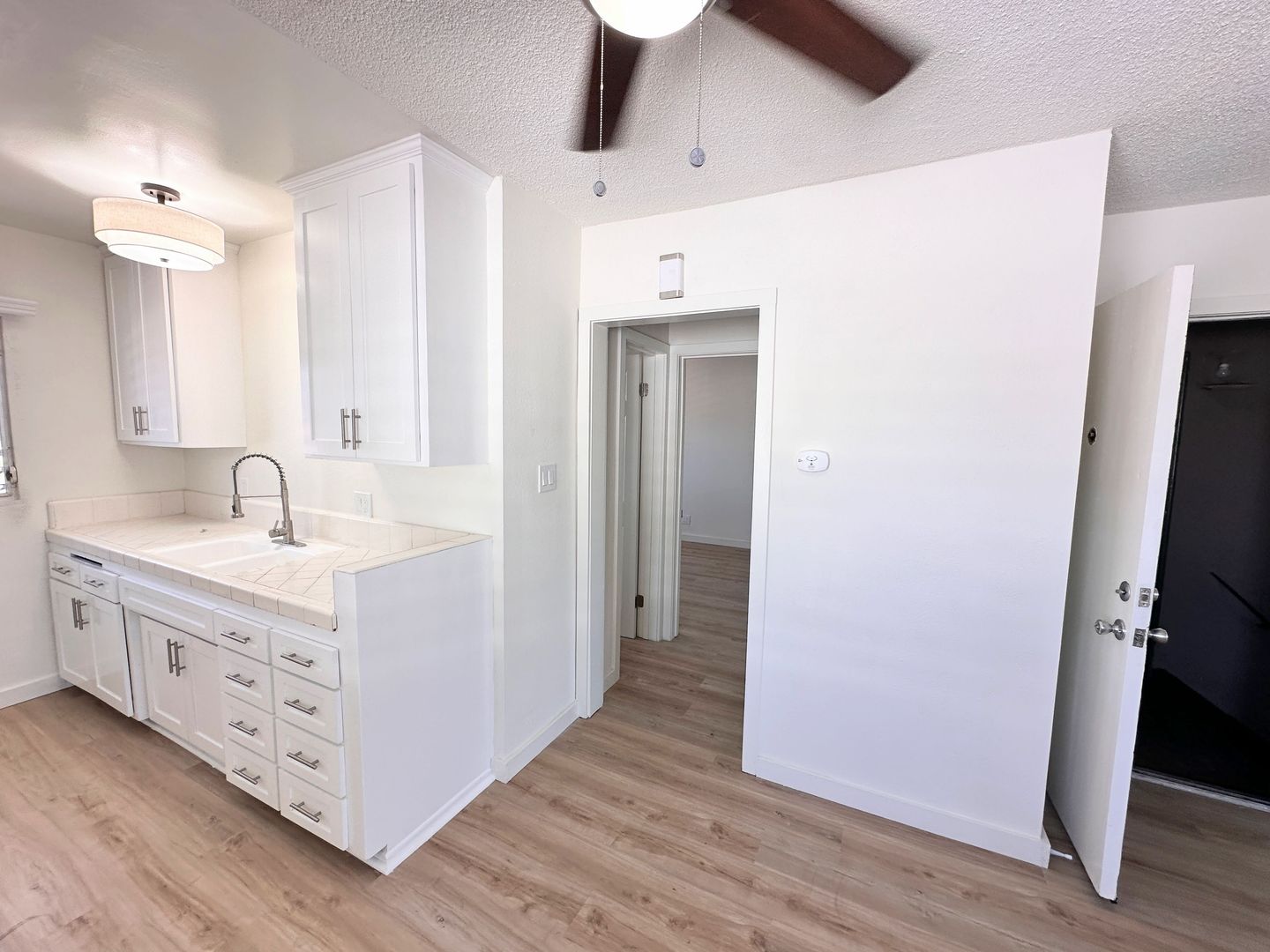 Garden Grove Apartment: 9571 Alwood Ave.