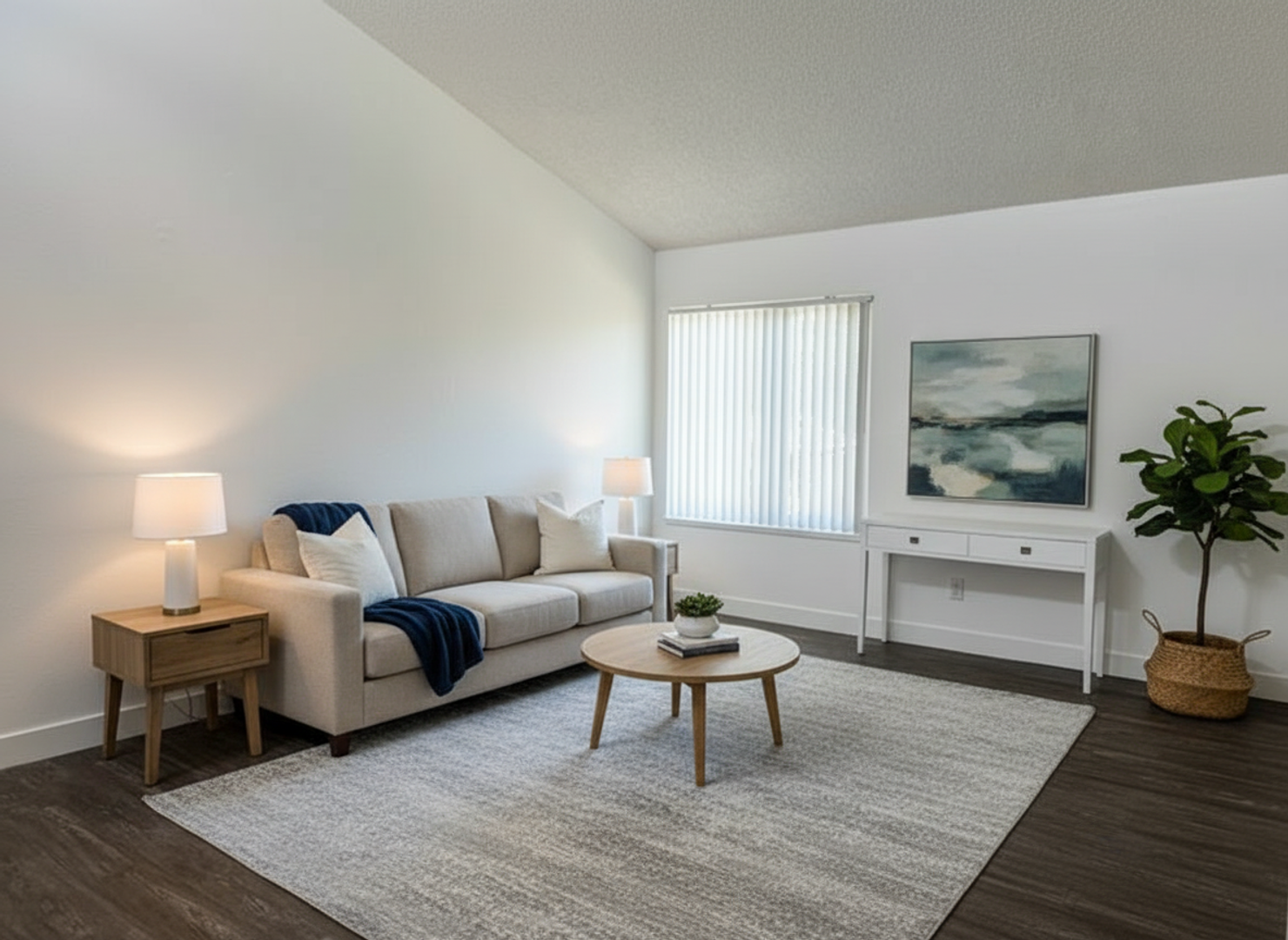 Buena Park Apartment: 7051 9th St.