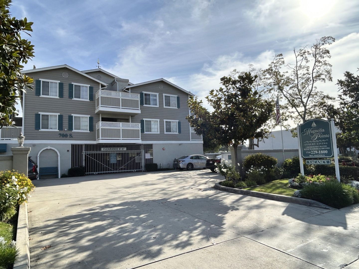 Anaheim Apartment: 700 S. Magnolia Ave.