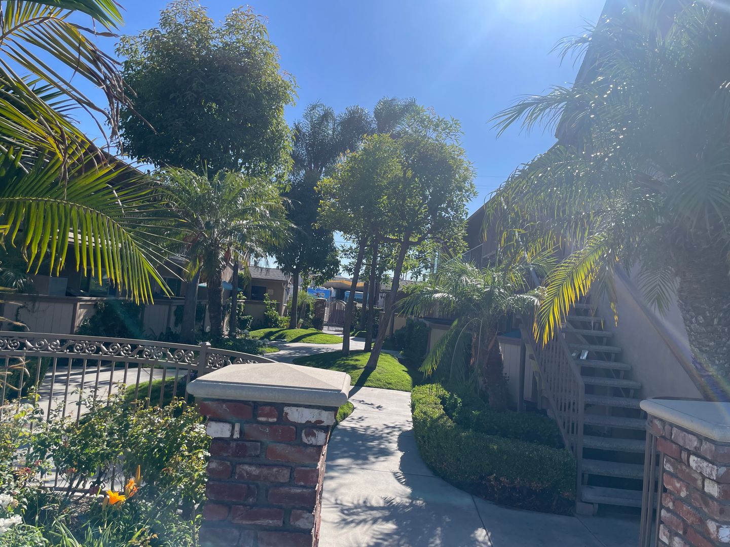 Anaheim Apartment: 537 & 543 S. East St.